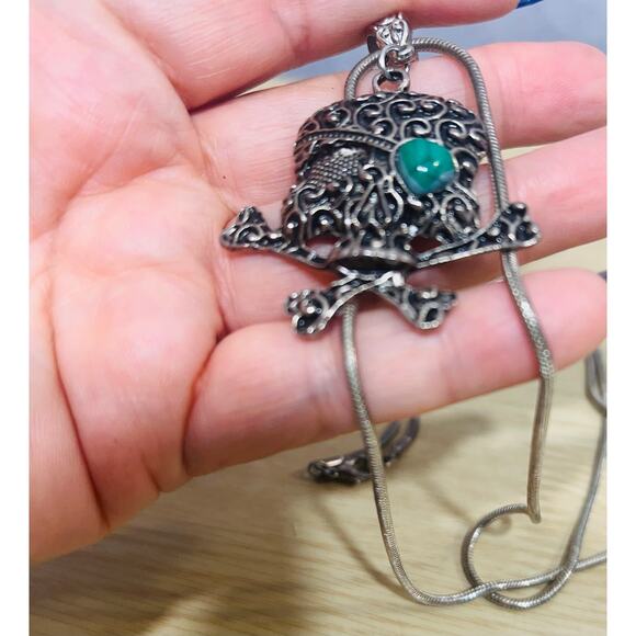 Betsey Johnson Silver Skull Pendant Heart Eye on 32” Long Silver Tone Necklace - Picture 4 of 6